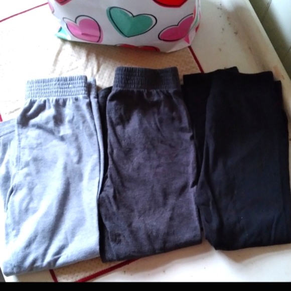 Sold Boys Sweatpants 5T - Picture 5 of 6